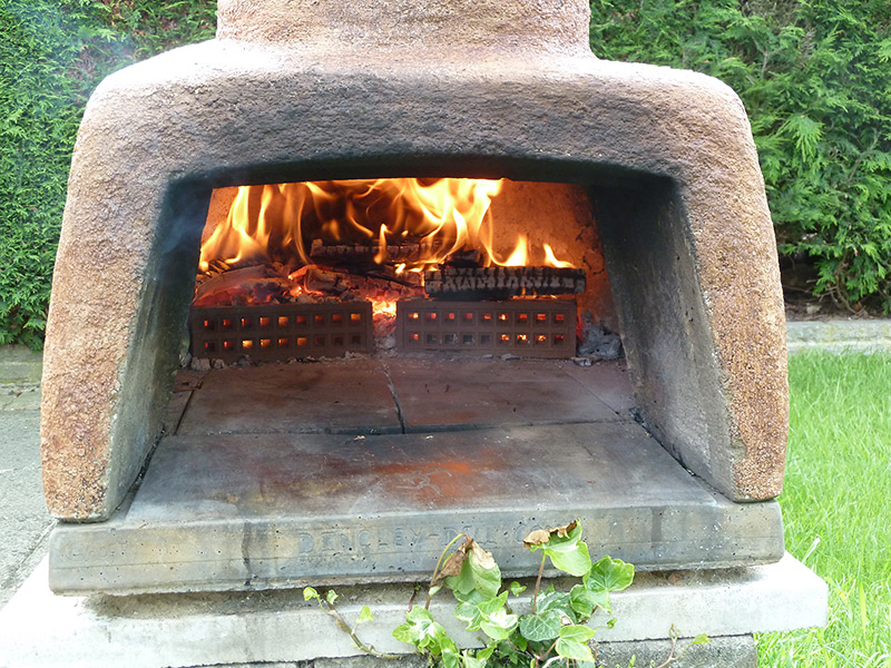 Pizza oven vented bricks